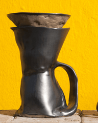 Brutal Coffee Maker & 2 Mug Set Brown